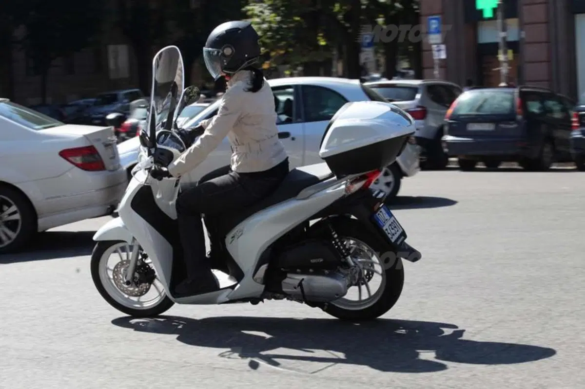 Honda SH 125i e 150i ABS  (3)