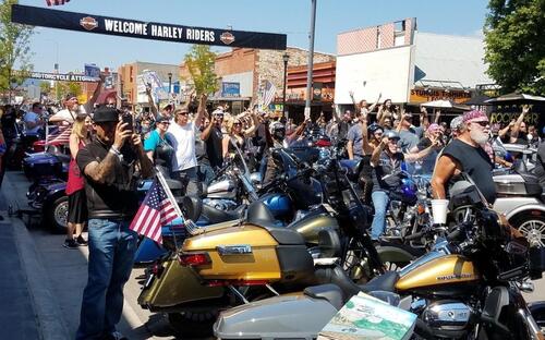 Mascherina obbligatoria dopo l'esperienza del raduno di Sturgis (5)