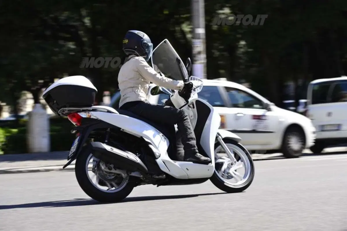 Honda SH 125i e 150i ABS  (8)
