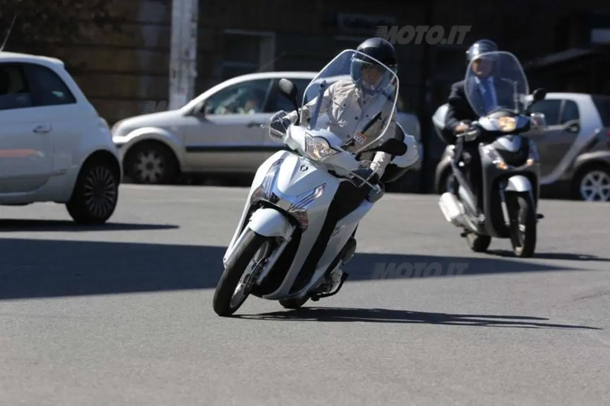 Honda SH 125i e 150i ABS  (9)