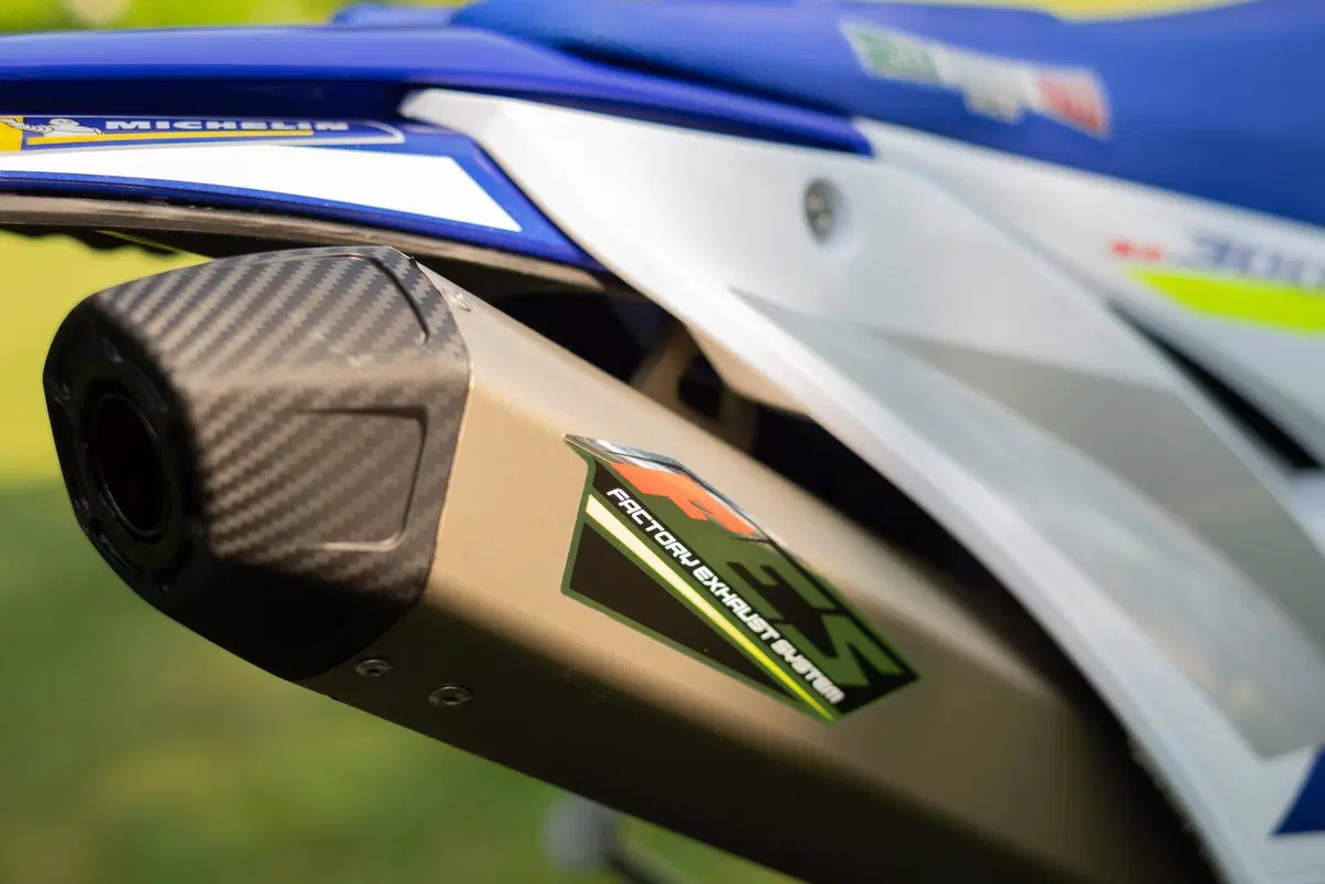 Sherco Enduro Factory 2021: 300 2T vs 300 4T. Generazioni a confronto  (10)