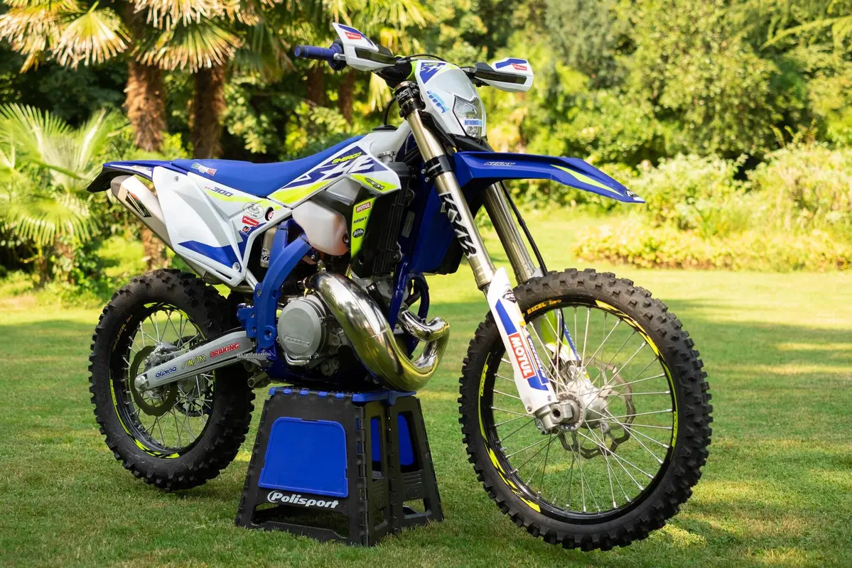 Sherco Enduro Factory 2021: 300 2T vs 300 4T. Generazioni a confronto 