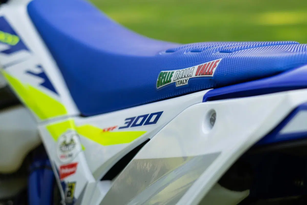 Sherco Enduro Factory 2021: 300 2T vs 300 4T. Generazioni a confronto  (4)
