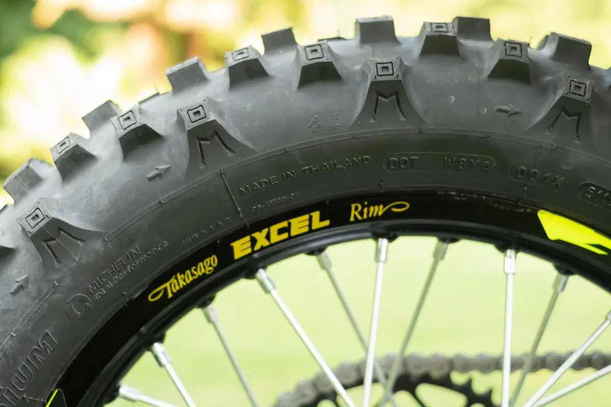 Sherco Enduro Factory 2021: 300 2T vs 300 4T. Generazioni a confronto  (7)