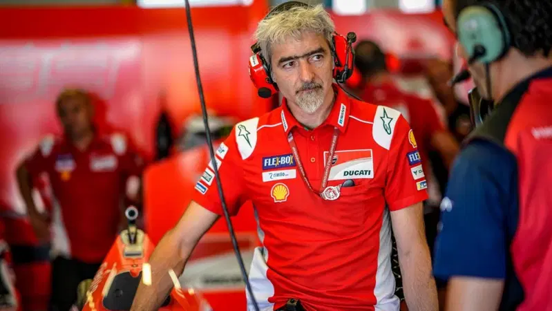 MotoGP. Dall'Igna: "Punti di vista differenti, ma solo per il bene di Ducati"