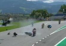 Moto2 in Austria: le impressionanti immagini dell'incidente di Hafizh Syahrin