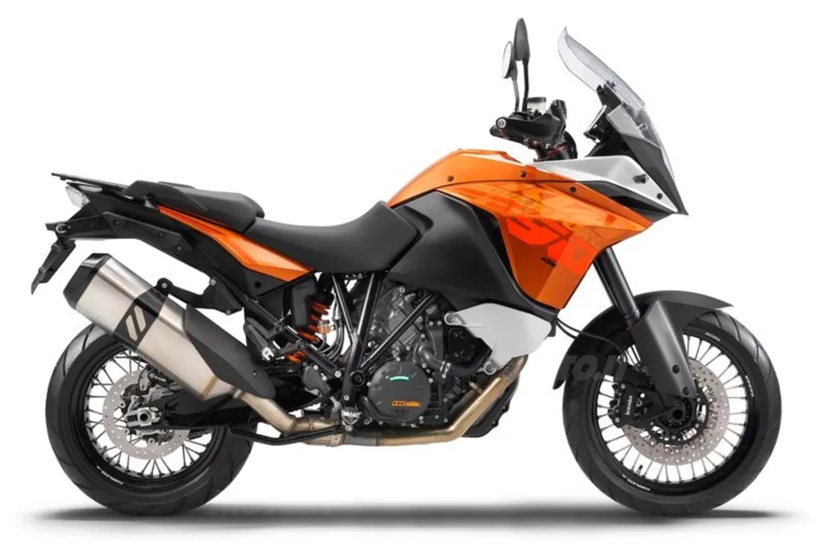 Nuova KTM Adventure 1190: ci sarà anche la R