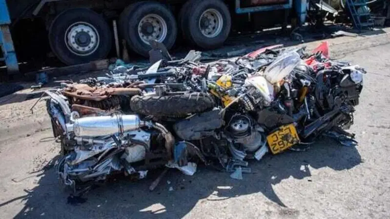Moto illegali? La Polizia inglese le accartoccia
