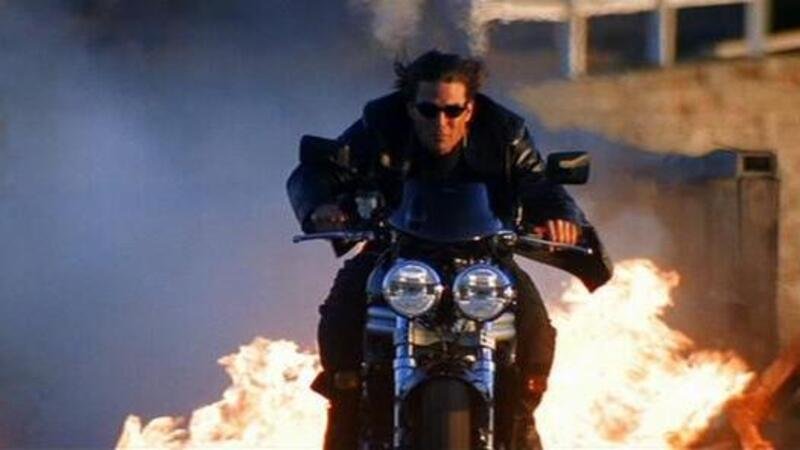 La moto prende fuoco e le riprese di Mission:Impossible 7 vengono sospese