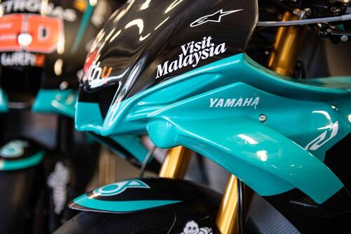 Yamaha YZF-R1 Replica Petronas MotoGP. Prezzo 56.000 euro (6)