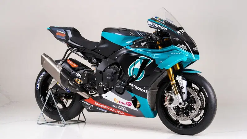 Yamaha YZF-R1 Replica Petronas MotoGP. Prezzo 56.000 euro
