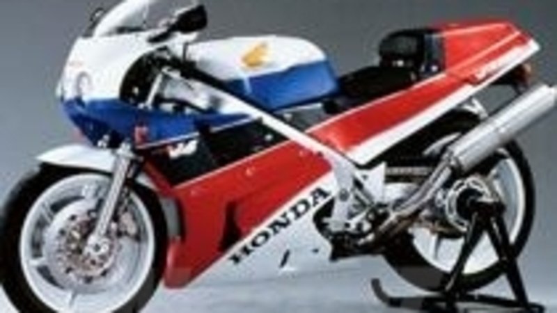 Honda: in arrivo una sportiva su base MotoGP! Sar&agrave; l&rsquo;erede della mitica RC30