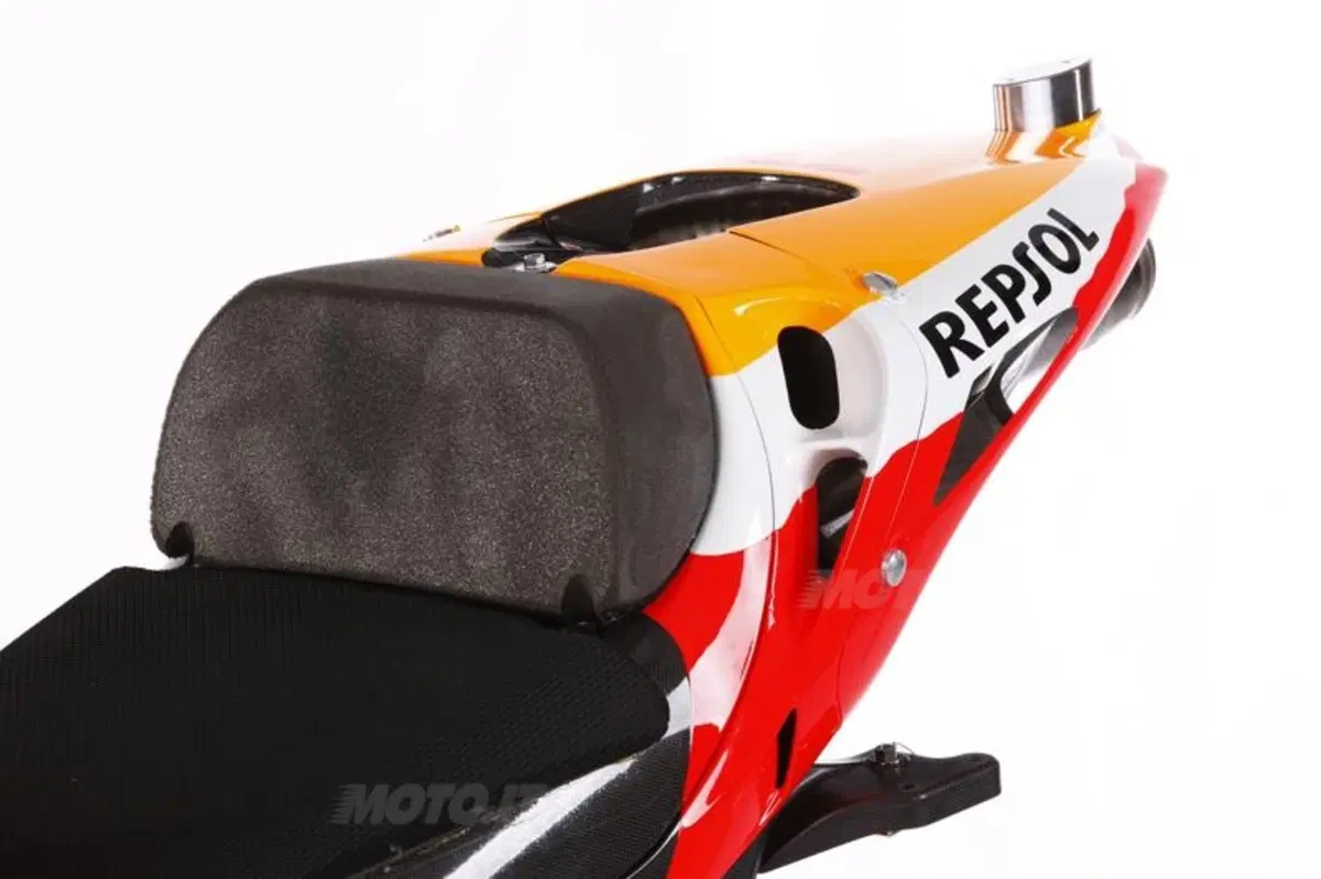 Honda: in arrivo una sportiva su base MotoGP! Sarà l’erede della mitica RC30 (7)