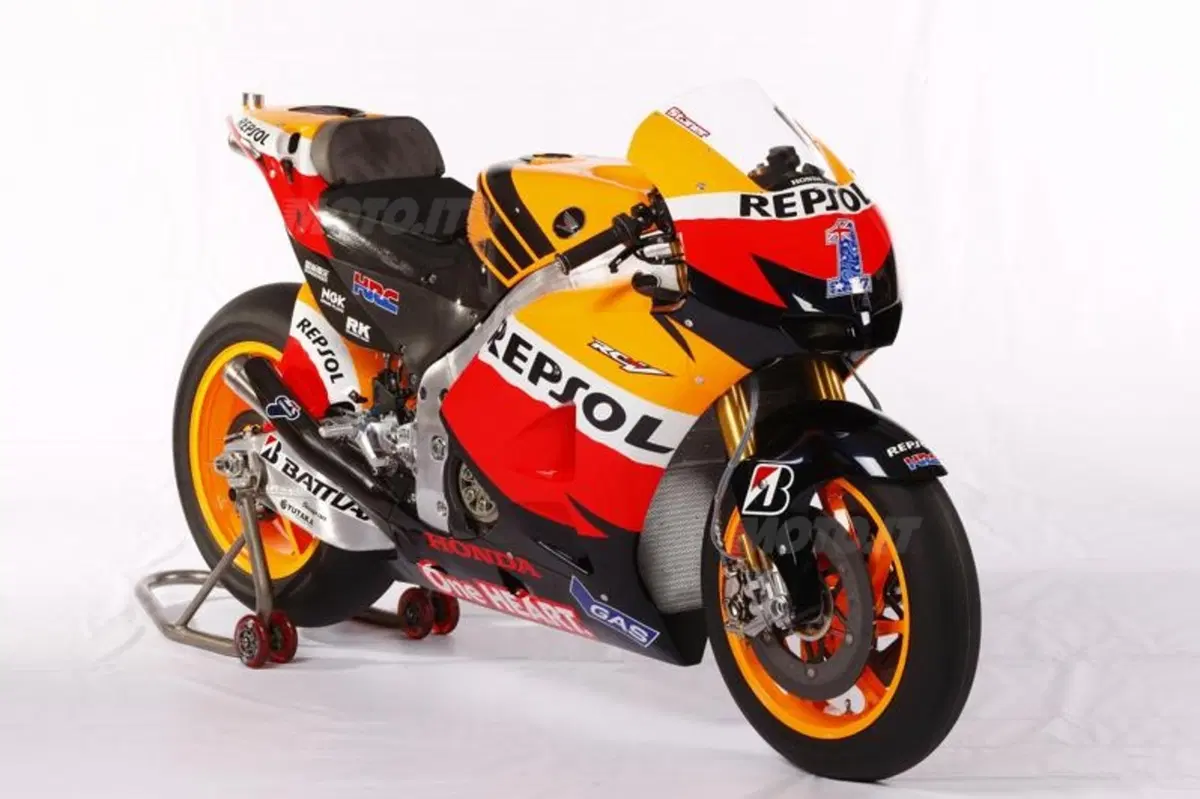 Honda: in arrivo una sportiva su base MotoGP! Sarà l’erede della mitica RC30 (9)