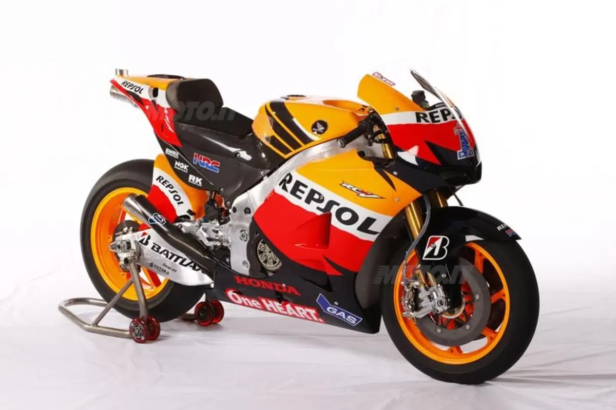 Honda: in arrivo una sportiva su base MotoGP! Sarà l’erede della mitica RC30 (10)