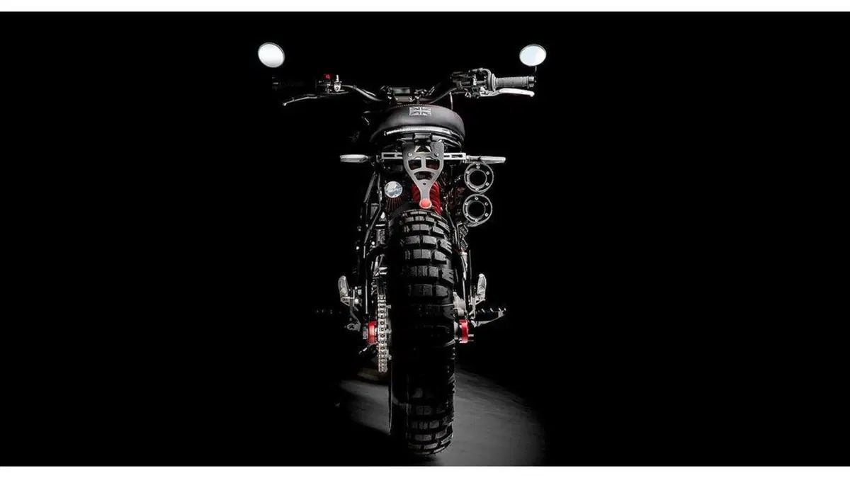 Nuova CCM Spitfire Blackout 600. Dedicata alla vedova nera (4)