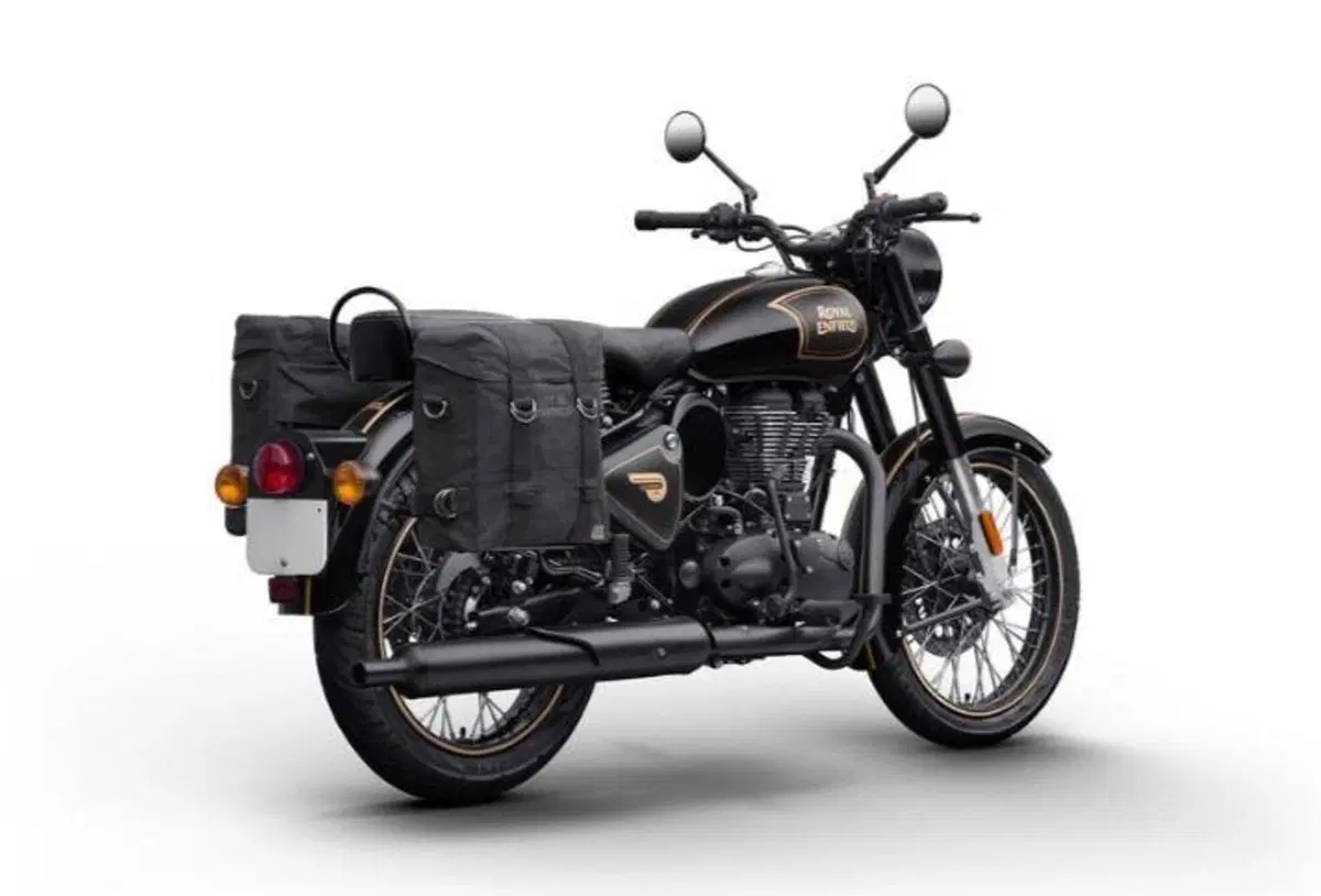 Royal Enfield Classic Tribute Black: arriva in Europa (4)