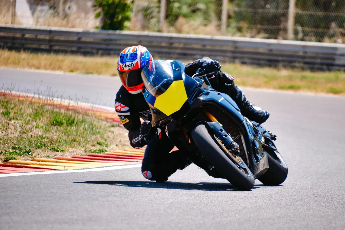 Metzeler Racetec Slick TD TEST. Le slick per tutti