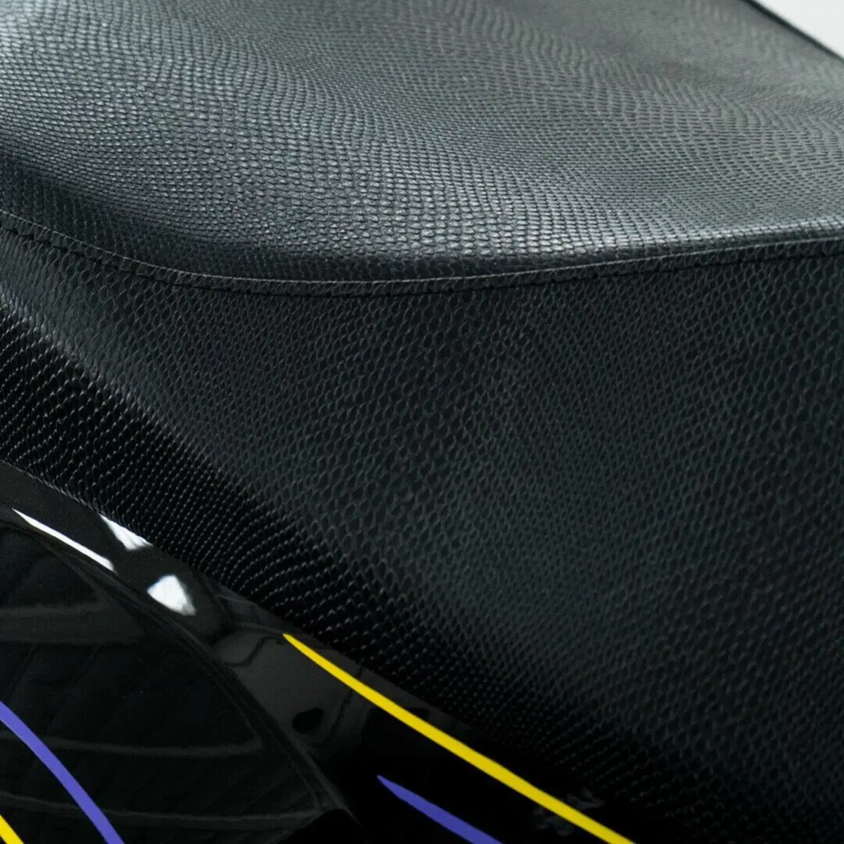 Vespa Kobe Bryant all'asta per beneficenza (7)