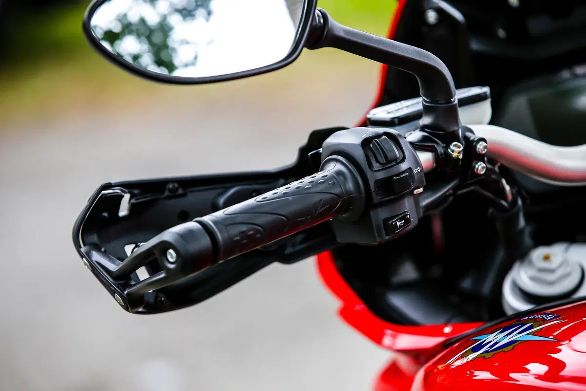 MV Agusta Turismo Veloce 800 Rosso. Fa bene al cuore e al portafogli (4)