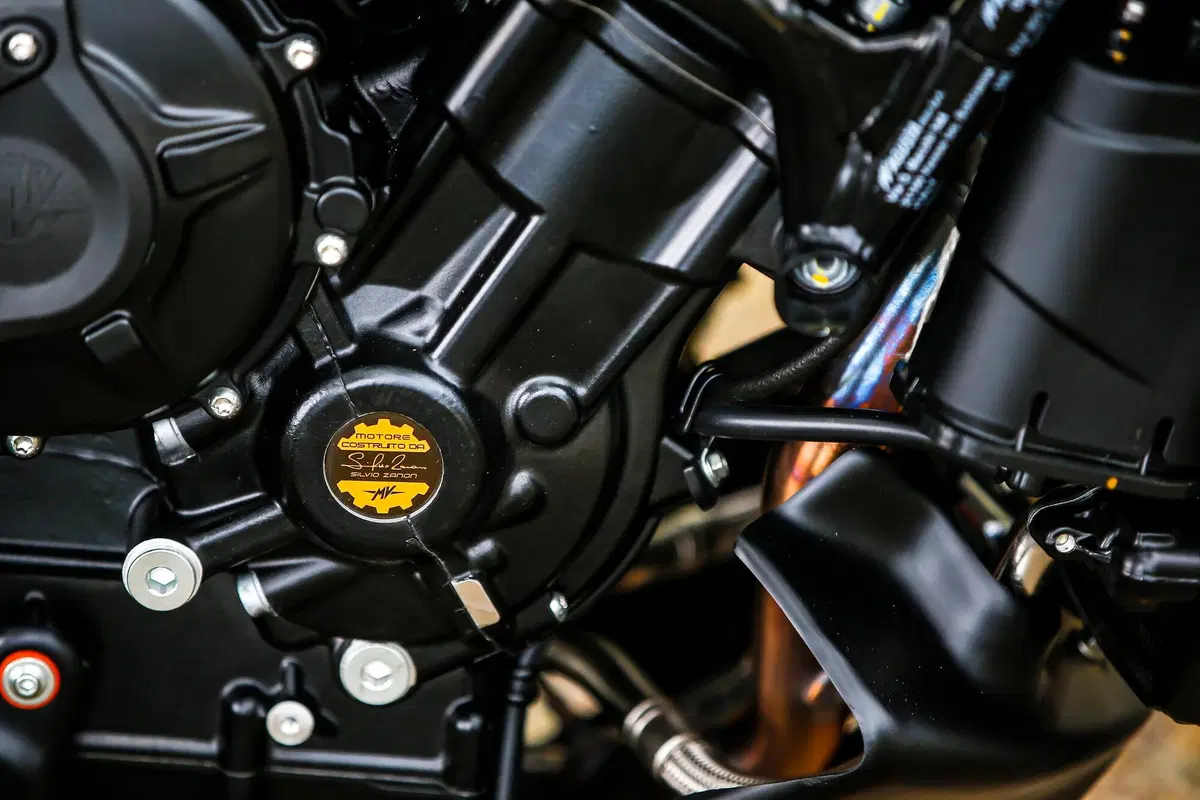 MV Agusta Turismo Veloce 800 Rosso. Fa bene al cuore e al portafogli (2)