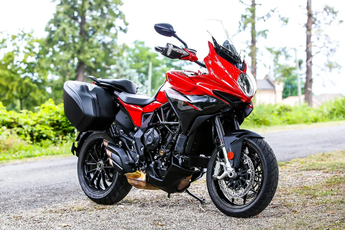 MV Agusta Turismo Veloce 800 Rosso. Fa bene al cuore e al portafogli (3)