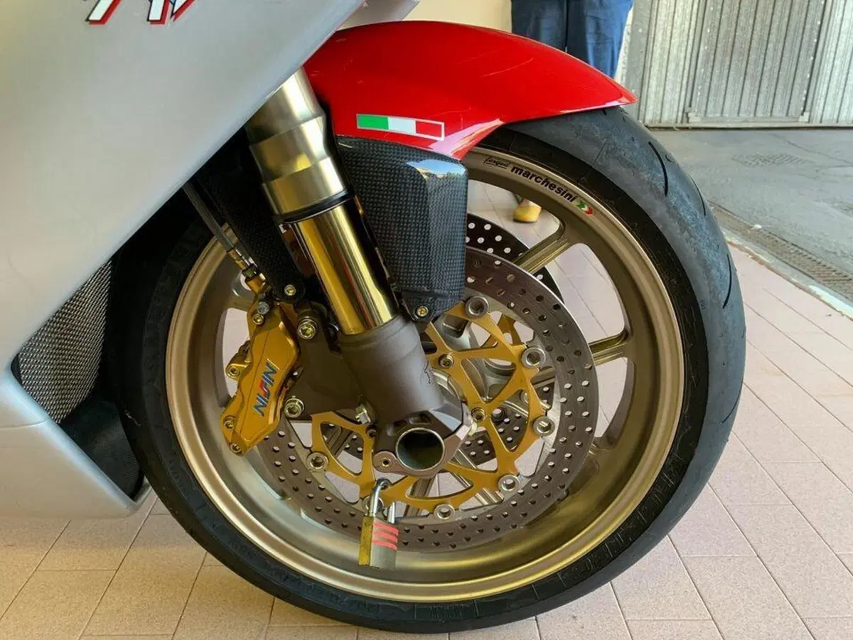 In vendita la MV di Agostini: F4 a €300.000 [FOTOGALLERY] (13)