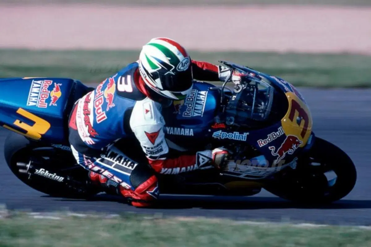 Luca Cadalora in sella alla YZR-M1 MotoGP alla 200 Miglia di Imola (8)