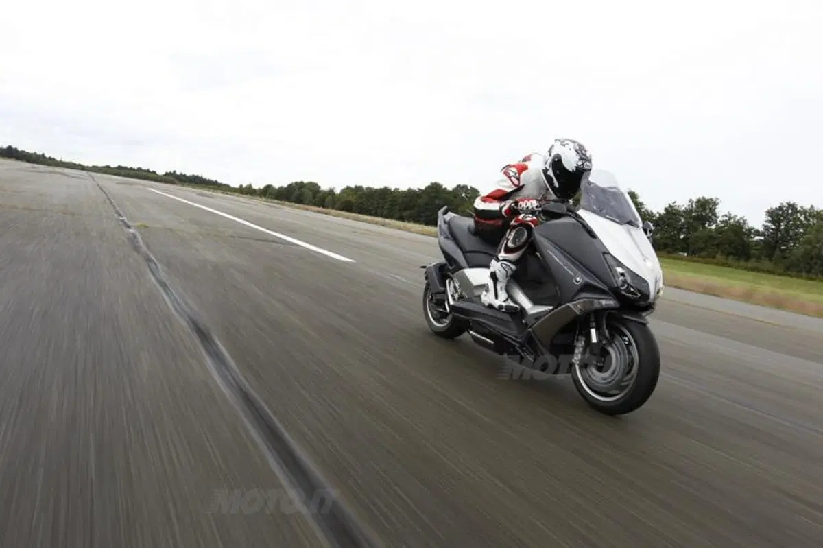 Yamaha T-MAX Hyper Modified by Ludovic Lazareth (3)