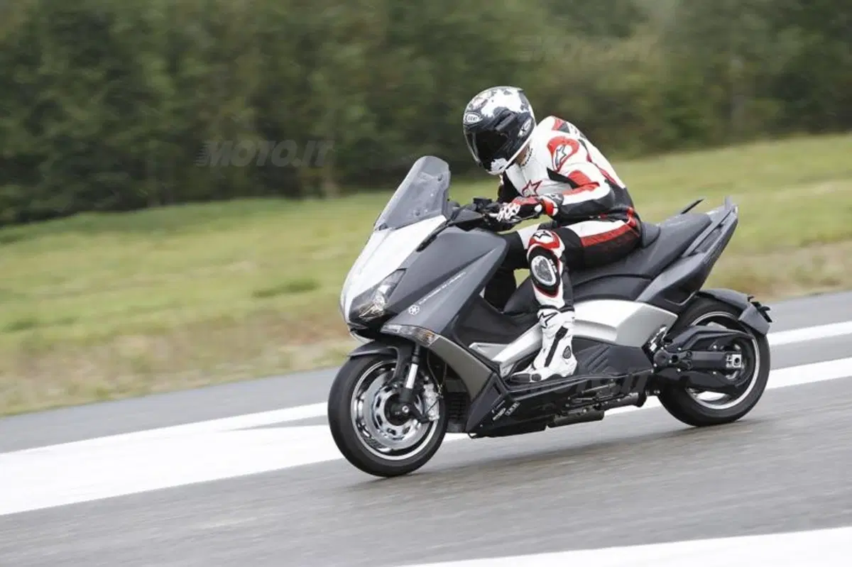 Yamaha T-MAX Hyper Modified by Ludovic Lazareth (4)