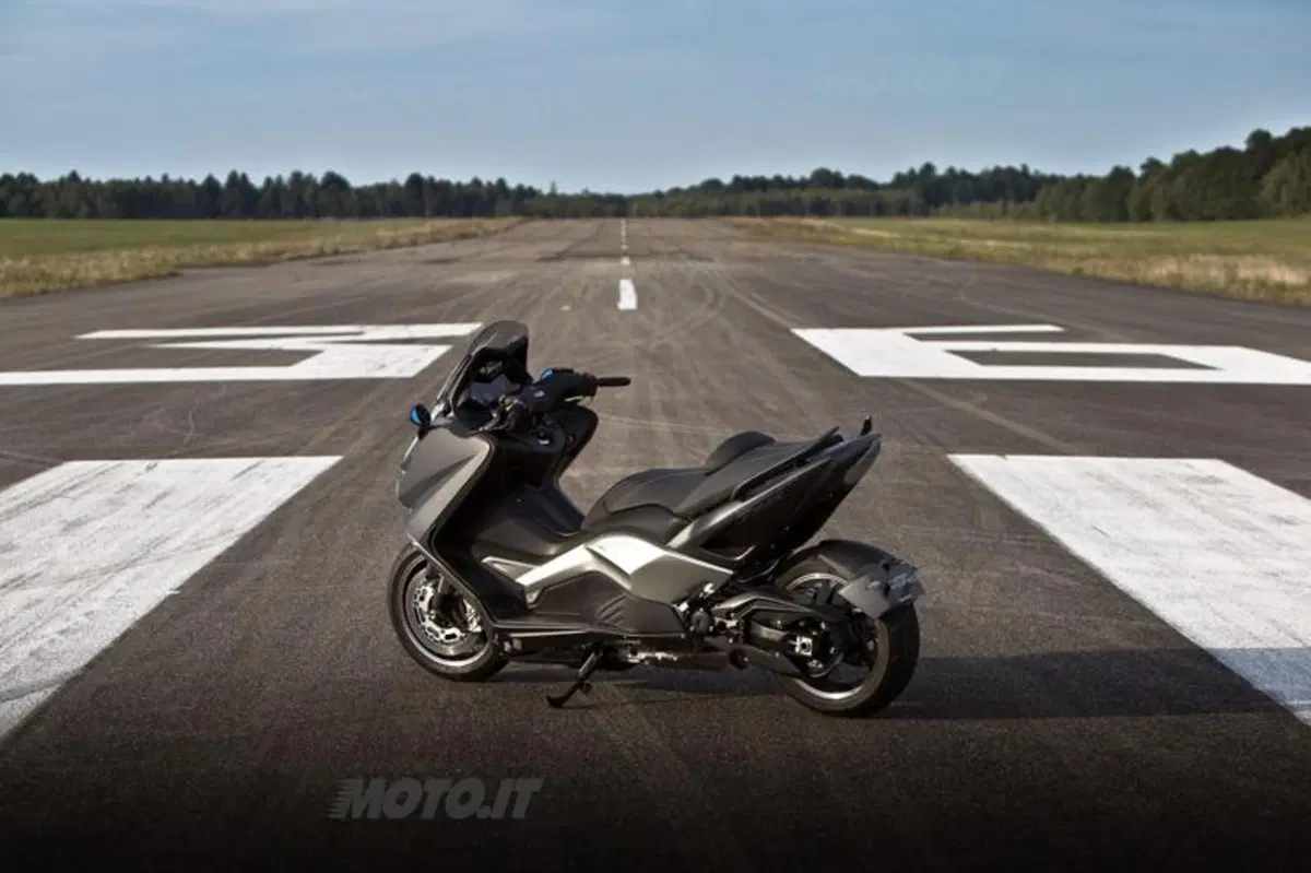 Yamaha T-MAX Hyper Modified by Ludovic Lazareth (7)