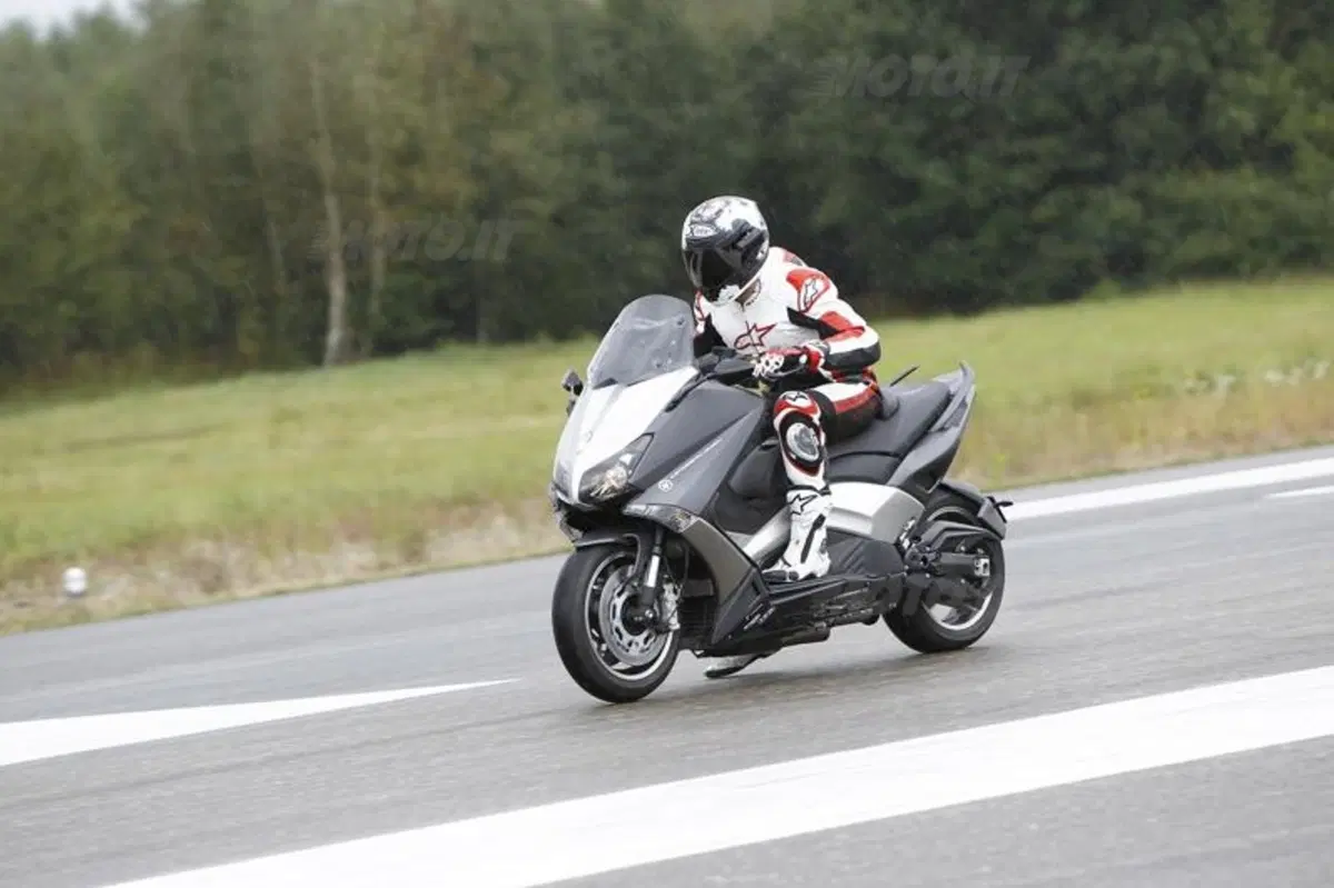 Yamaha T-MAX Hyper Modified by Ludovic Lazareth (9)