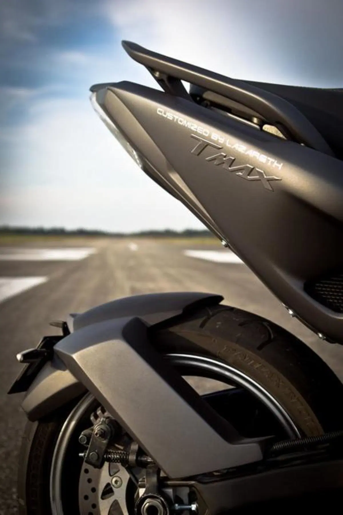 Yamaha T-MAX Hyper Modified by Ludovic Lazareth (13)