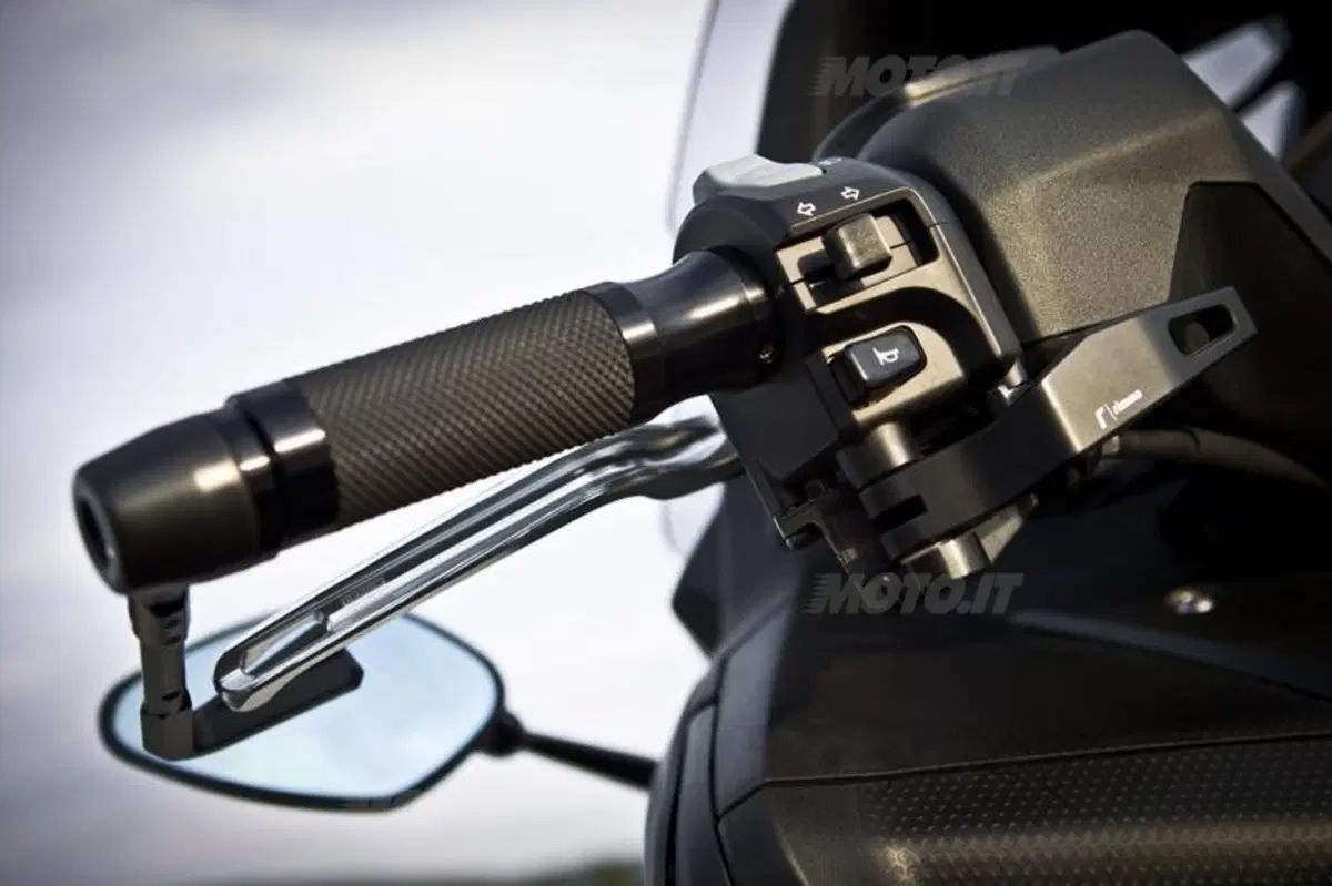 Yamaha T-MAX Hyper Modified by Ludovic Lazareth (20)