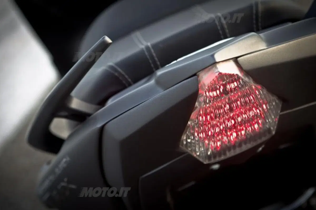 Yamaha T-MAX Hyper Modified by Ludovic Lazareth (25)