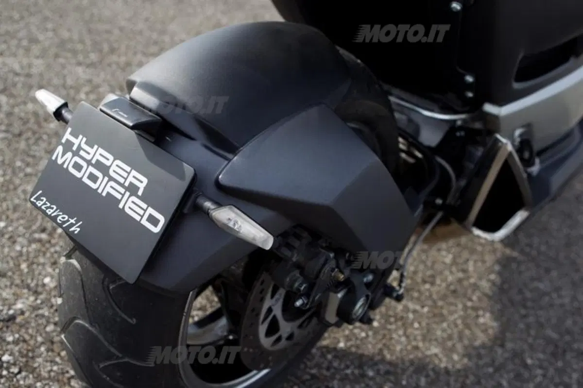 Yamaha T-MAX Hyper Modified by Ludovic Lazareth (26)