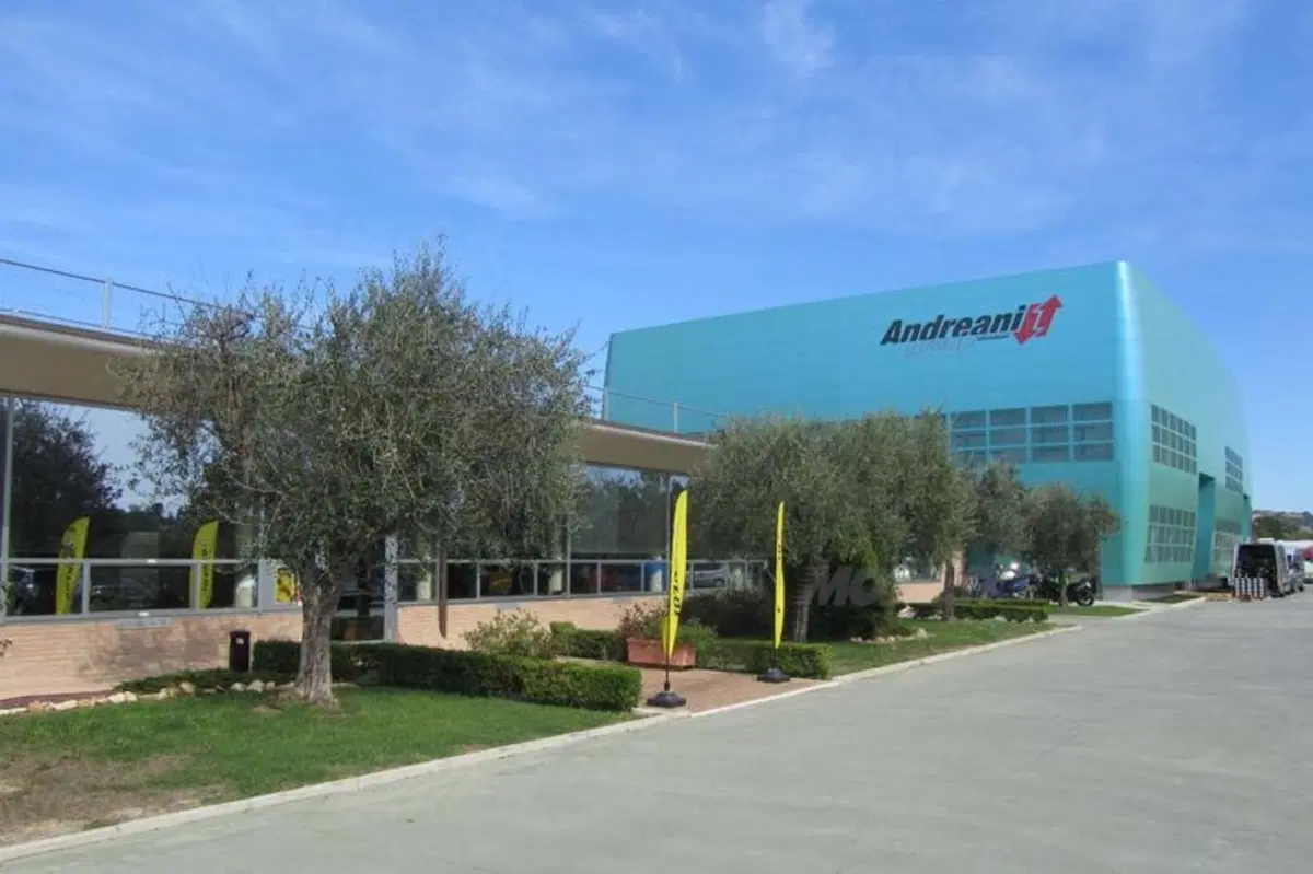 Dunlop e Andreani Group insieme per la formazione moto (2)