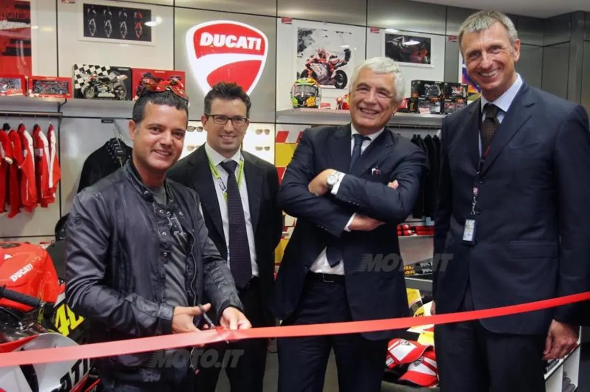 Nuovo Ducati Shop all'aereoporto Marco Polo di Venezia (3)