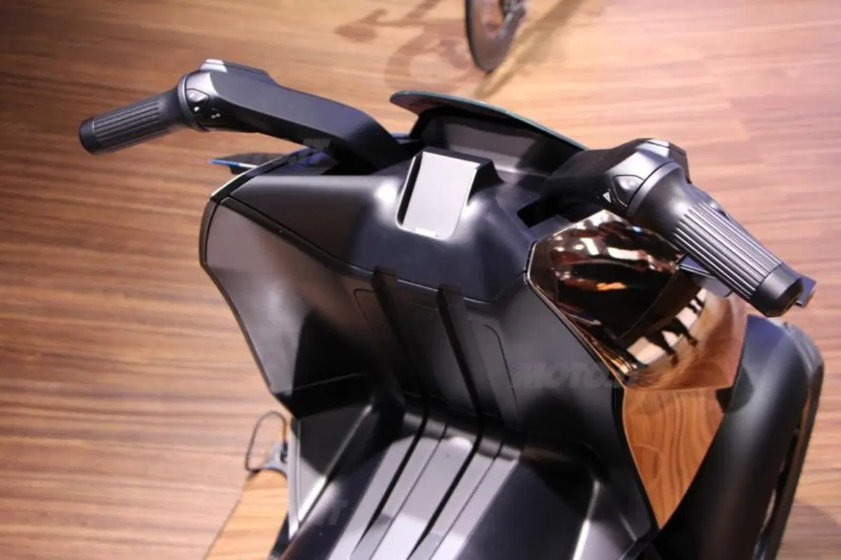 Peugeot supertrike Onyx Concept Scooter al salone di Parigi (7)