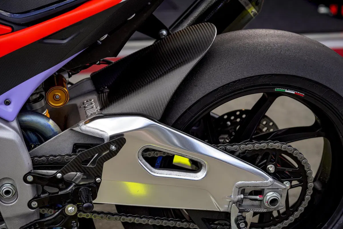 Aprilia Tuono V4 Tuono V4 X (2020) (13)