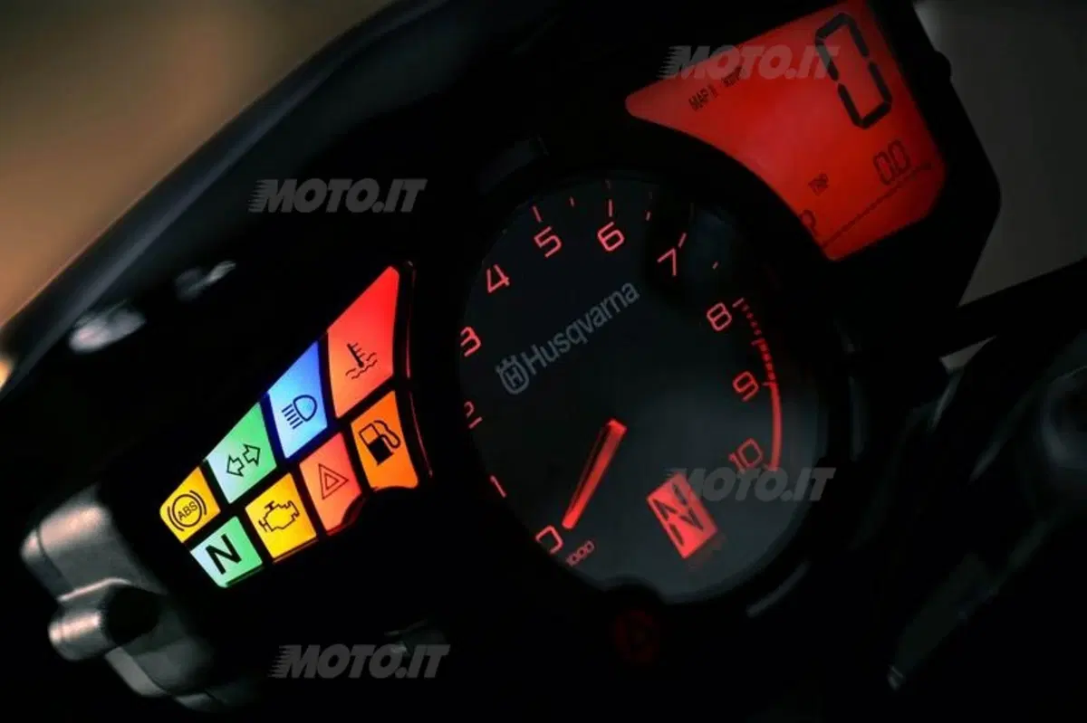 Intermot 2012: Husqvarna Nuda 900 e 900R 2013 (4)