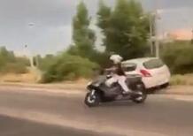 Moto o scooter? Per rischiare di farsi male basta anche un T-Max [VIDEO VIRALE]