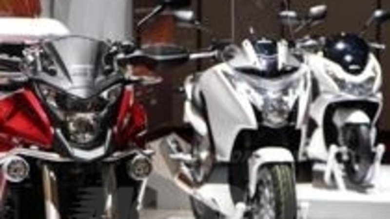 Salone di Parigi 2012: protagonisti anche moto e scooter