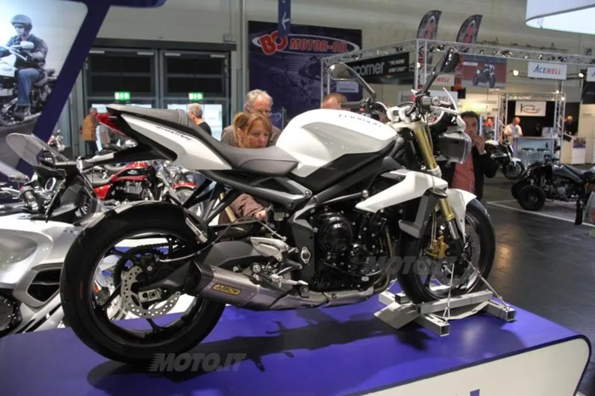 Intermot 2012: Le nuove Triumph Street Triple e Street Triple R
