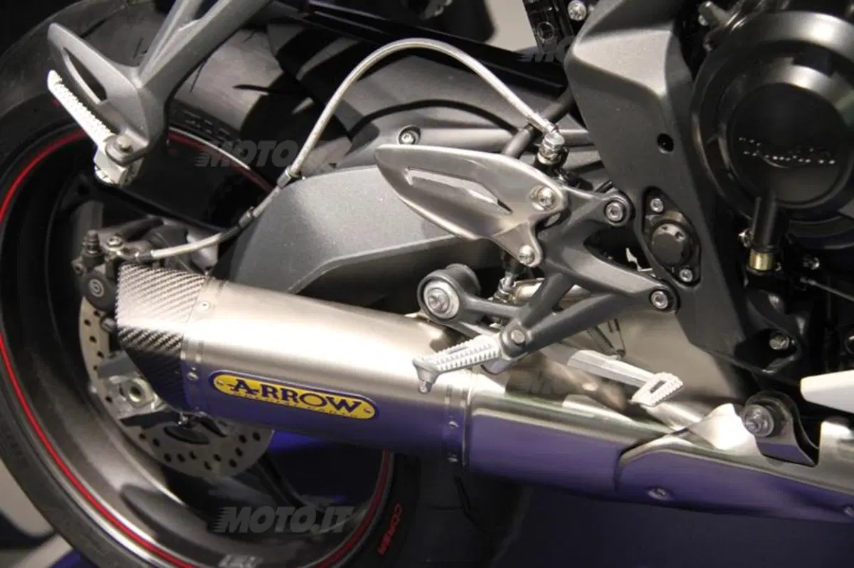 Intermot 2012: Le nuove Triumph Street Triple e Street Triple R (3)