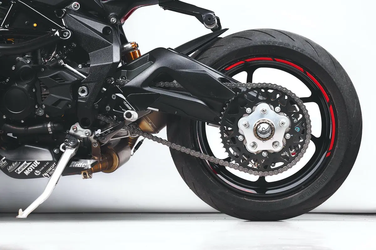 MV Agusta: nasce la Freestyle division (11)