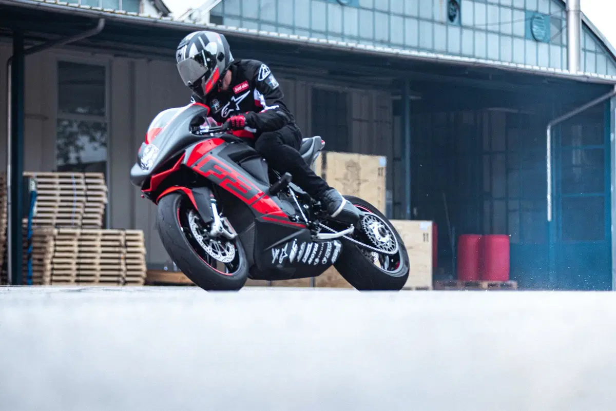 MV Agusta: nasce la Freestyle division (16)