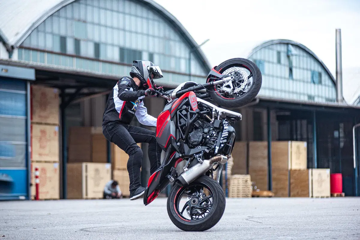 MV Agusta: nasce la Freestyle division (19)