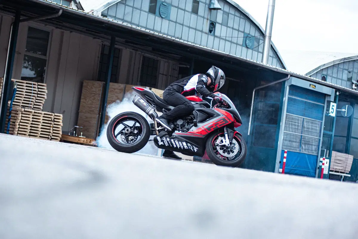 MV Agusta: nasce la Freestyle division (21)