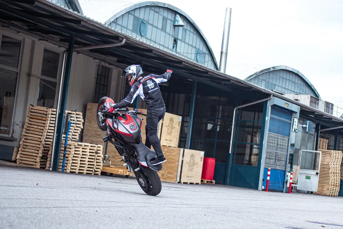 MV Agusta: nasce la Freestyle division (23)